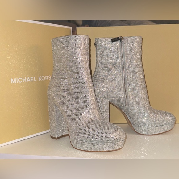 Michael Kors " Joanna Bootie “ NEW IN BOX - Picture 1 of 7
